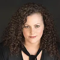 Retrato da escritora Amber Smith